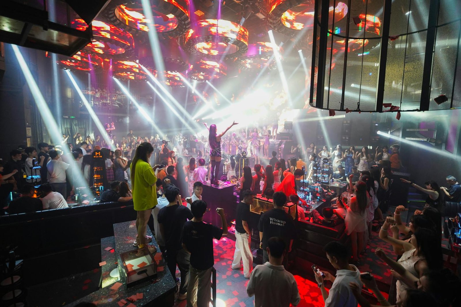 Concorde Otele Yakın Gece Kulüpleri Galeri
