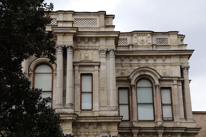 Dervis Pasa Sarayi ic mekan, donem mobilyalari ve Osmanli dekorasyonu