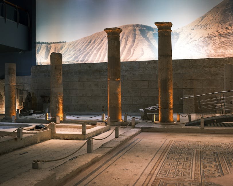 Girne Kalesi icindeki tarihi yapilar, tas merdivenler ve muze bolumleri