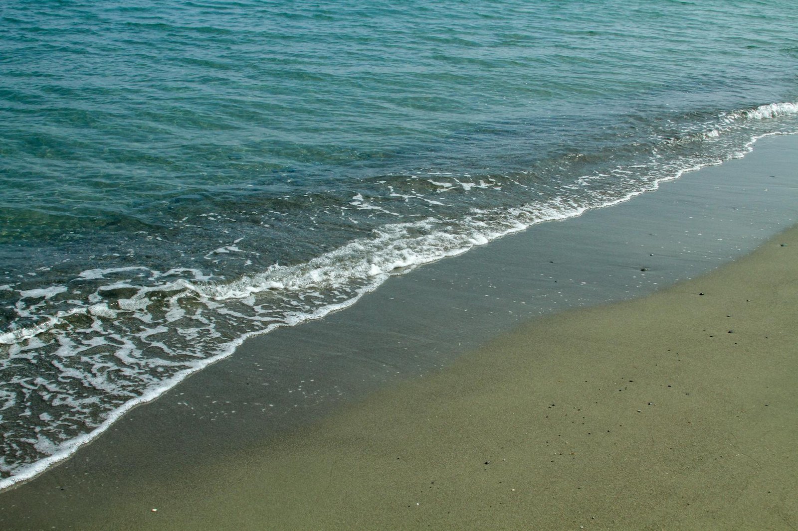 Girne Plajları Rehberi: En İyi Koylar ve Beach Club'lar