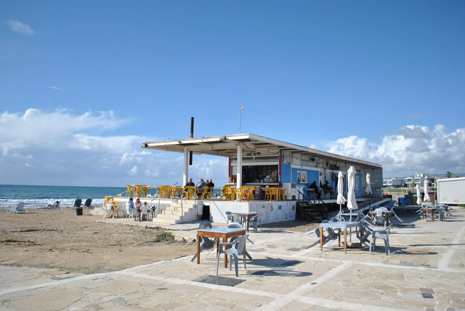 Kıbrıs Beach Club Restoranları: Deniz Kenarında Lezzet