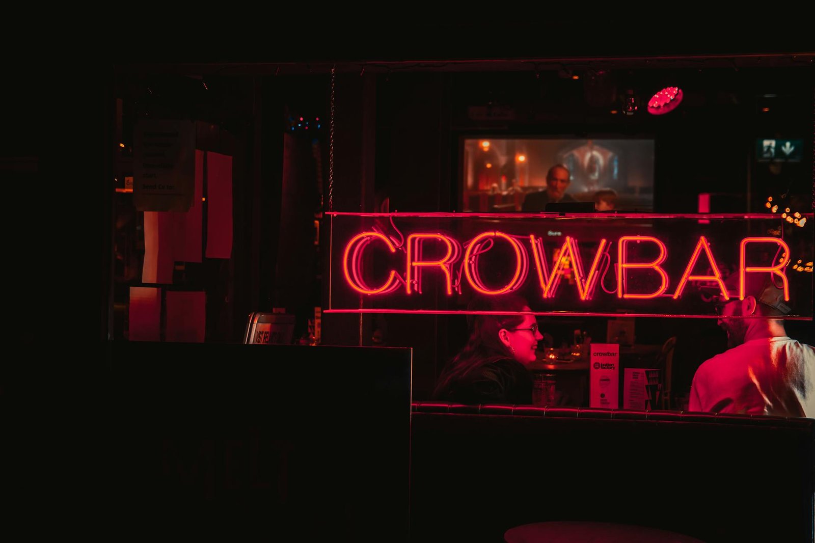 Kıbrıs Gece Mekanları 2026: Barlar, Publar ve Gece Hayatı