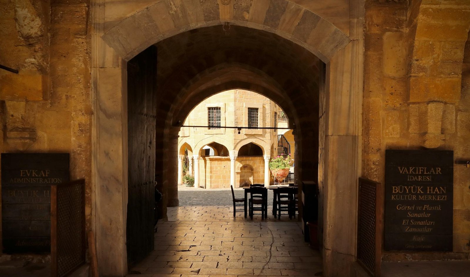 Lefkoşa Restoranları 2026: Tarihi Çarşıdan Modern Kafes